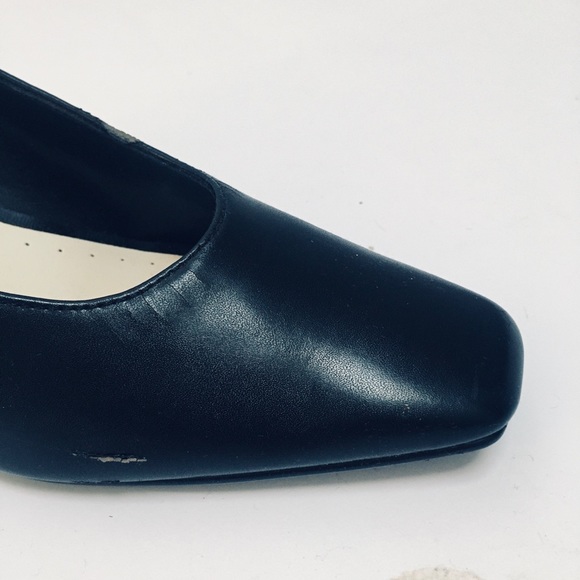 Black Leather 2 in Pump - Picture 6 of 7